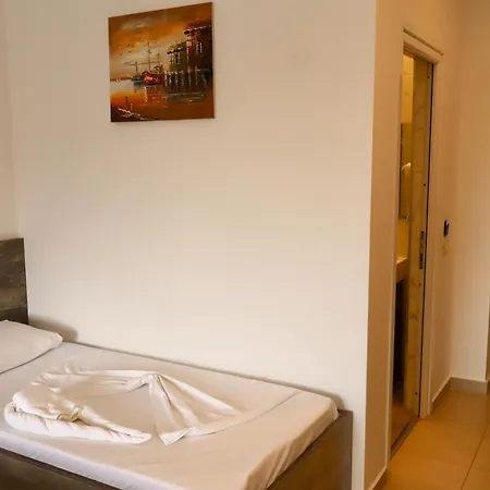 Hotell Mucobega 2 4*