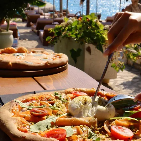 Mucobega 2 Hotel Sarandë