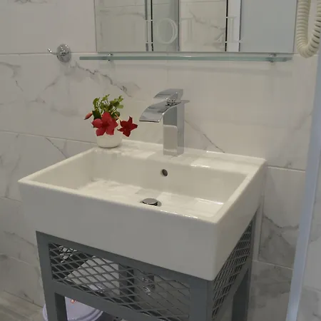 Mucobega 2 4* Sarandë